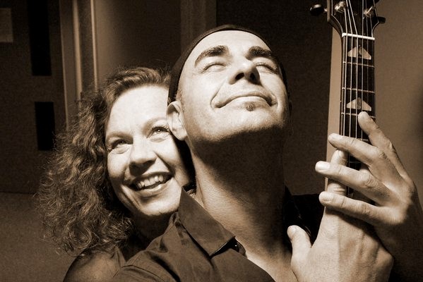 Sarah Jane Morris and Antonio Forcione